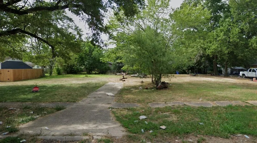 5830 Pershing Street Houston, TX 77033