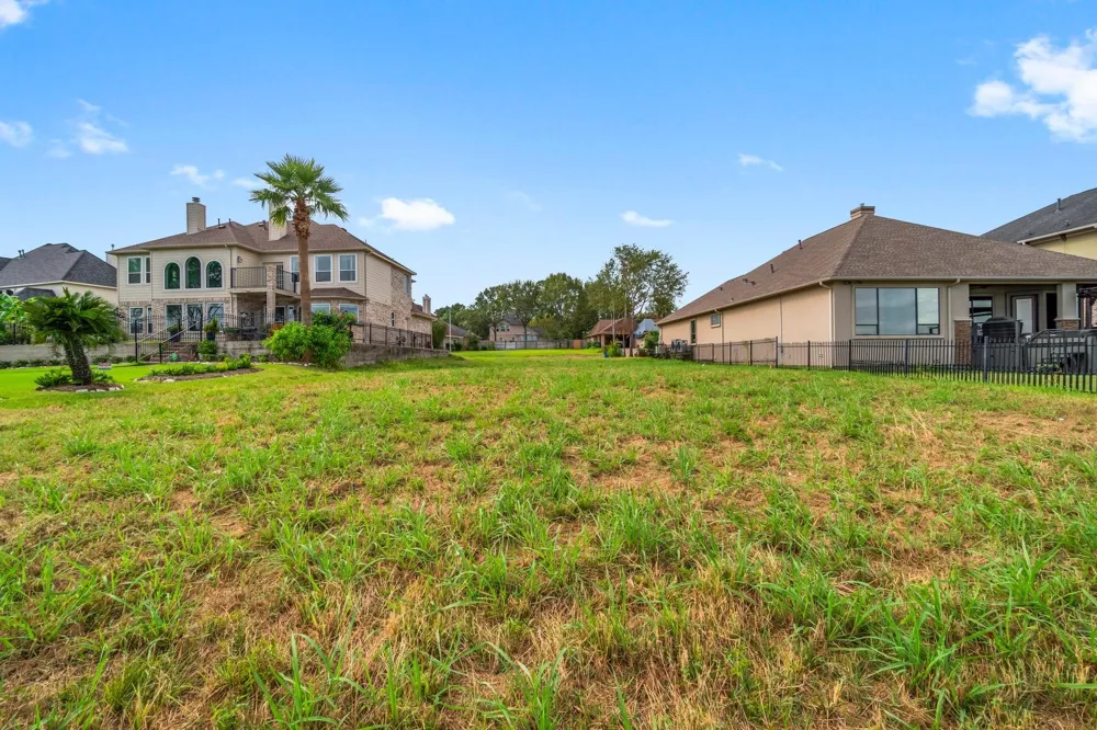 8826 Cross Country Drive Houston, TX 77346