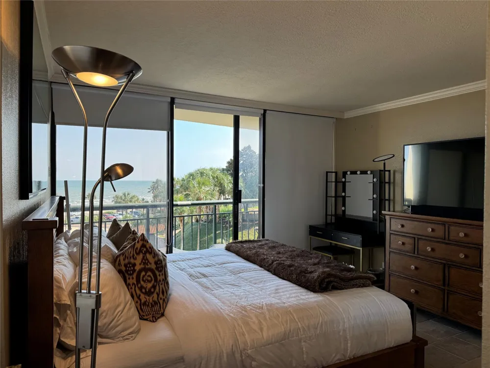5220 Seawall Boulevard #438/439 Galveston, TX 77551