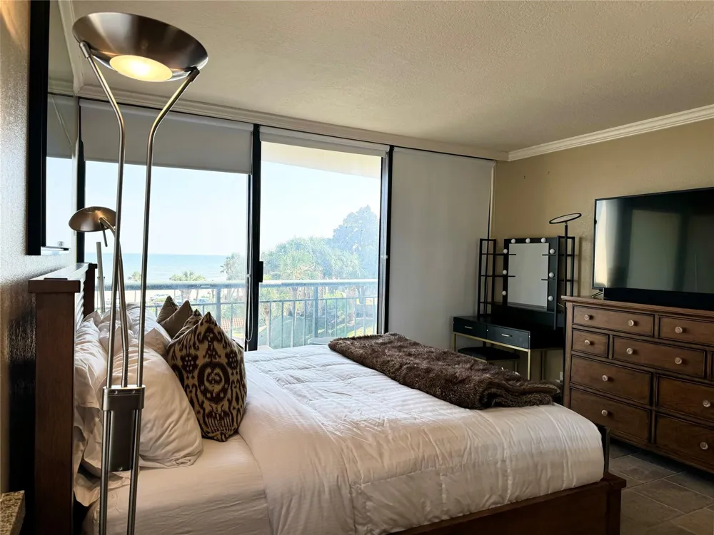 5220 Seawall Boulevard #438/439 Galveston, TX 77551
