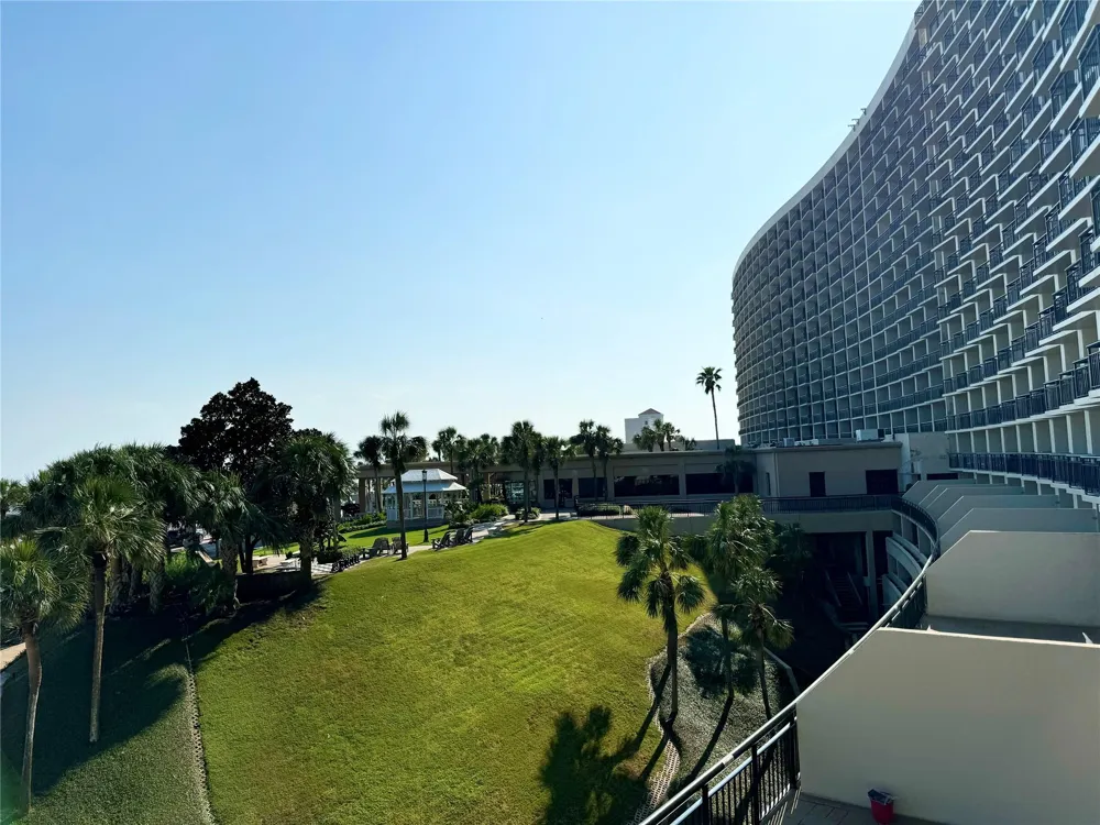 5220 Seawall Boulevard #438/439 Galveston, TX 77551