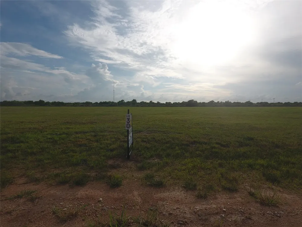 87 Pr 687 Matagorda, TX 77457