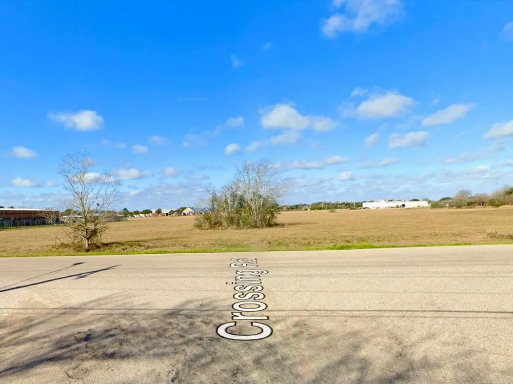 1 North Valderas Angleton, TX 77515