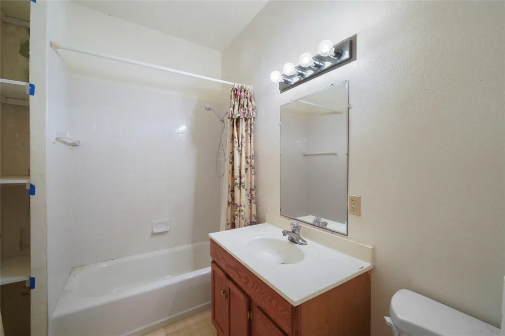 222 Ingram Street Matagorda, TX 77457