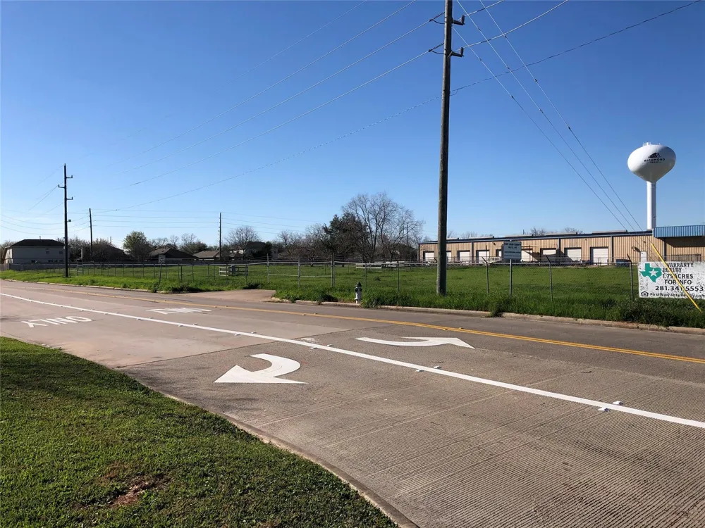 1121 Fm 359 Road Richmond, TX 77406