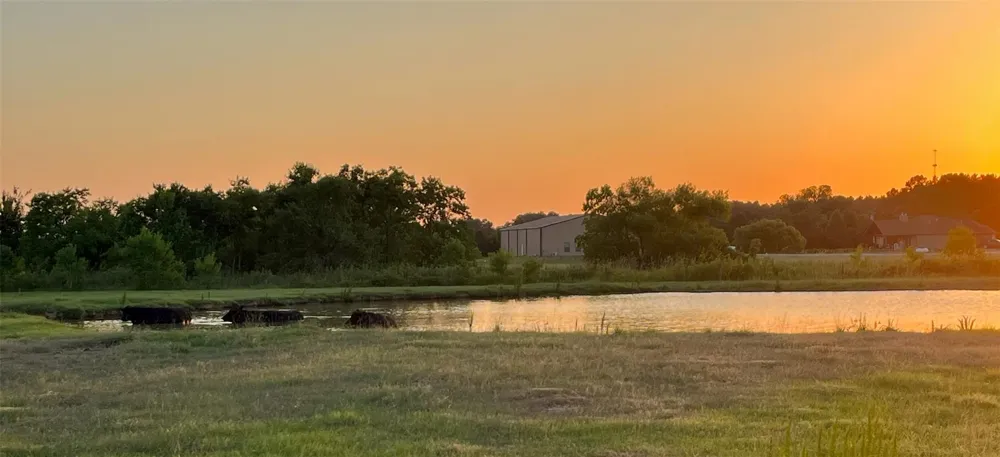 191 County Road 2276 Cleveland, TX 77327