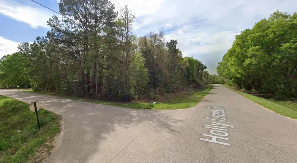 301 Holly Creek Rd Cleveland, TX 77328