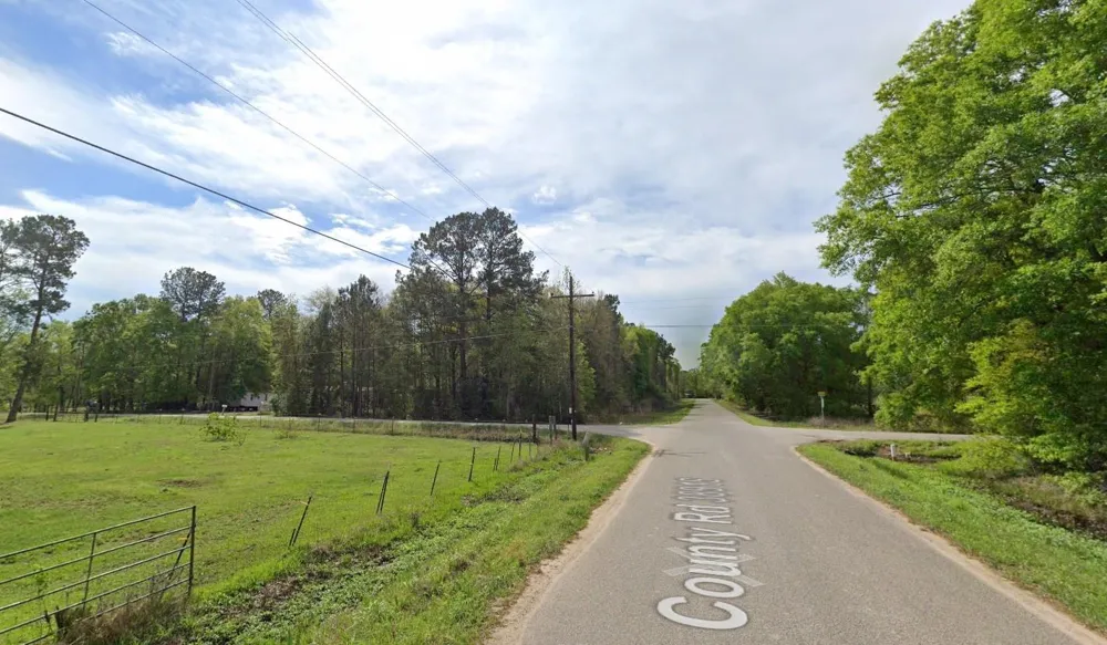 301 Holly Creek Rd Cleveland, TX 77328