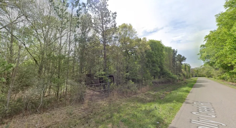 301 Holly Creek Rd Cleveland, TX 77328