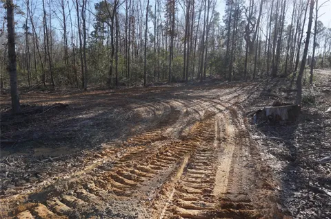 9001 Private Road 2851