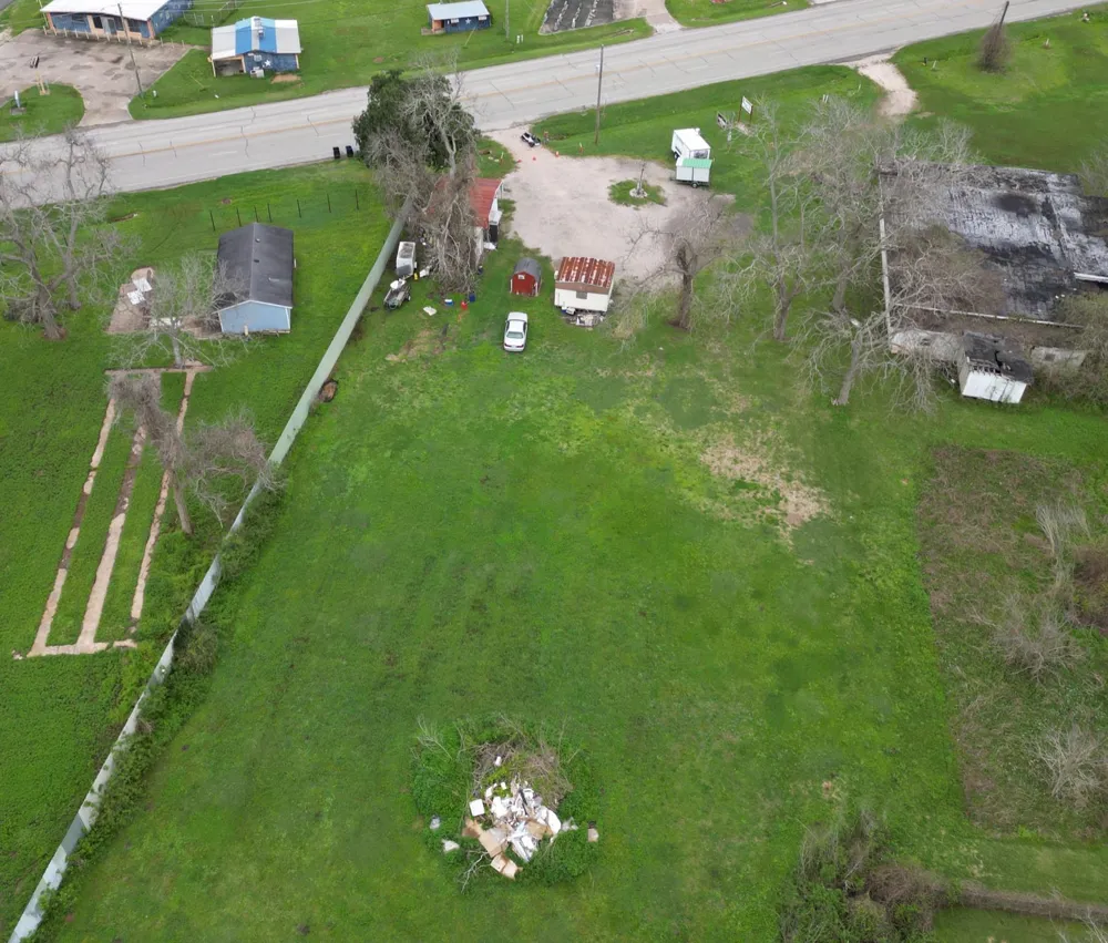 1208 S Brooks Brazoria, TX 77422