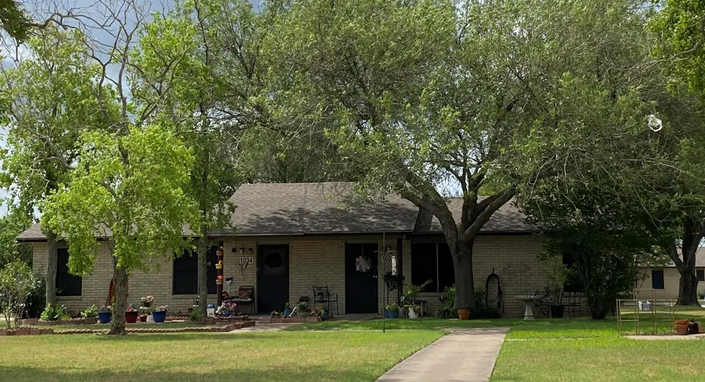 1200 Meadow Park Lockhart, TX 78644
