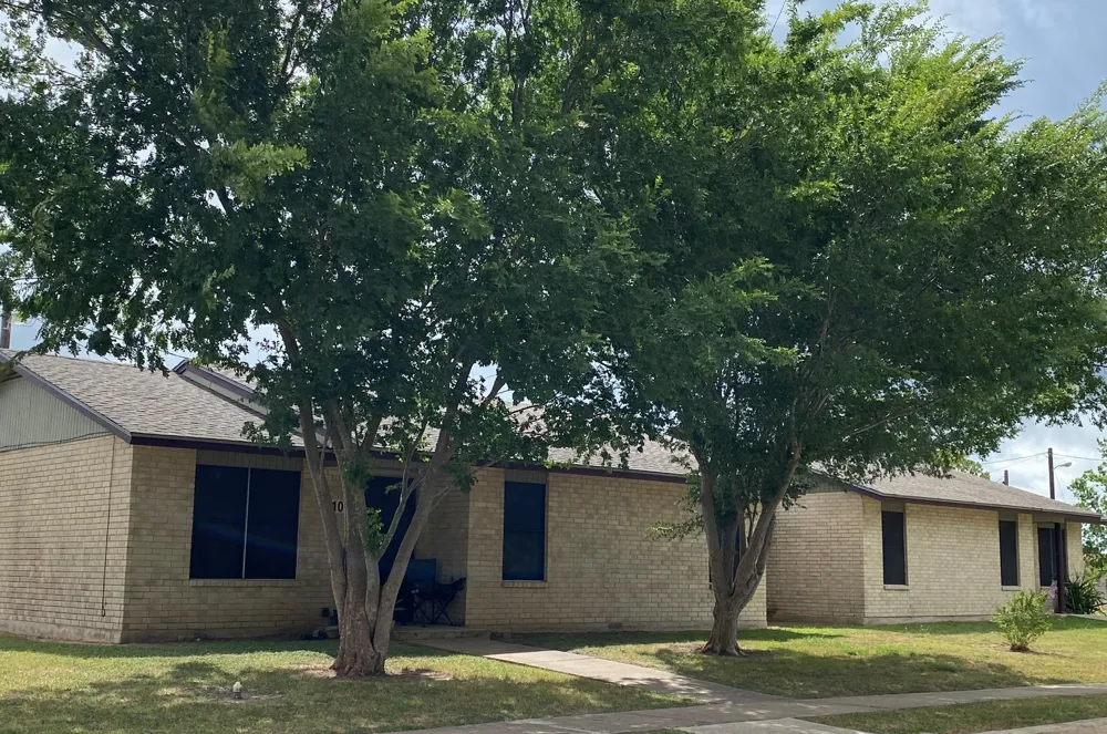 1200 Meadow Park Lockhart, TX 78644