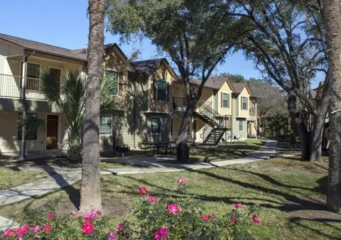 800 Babcock Rd