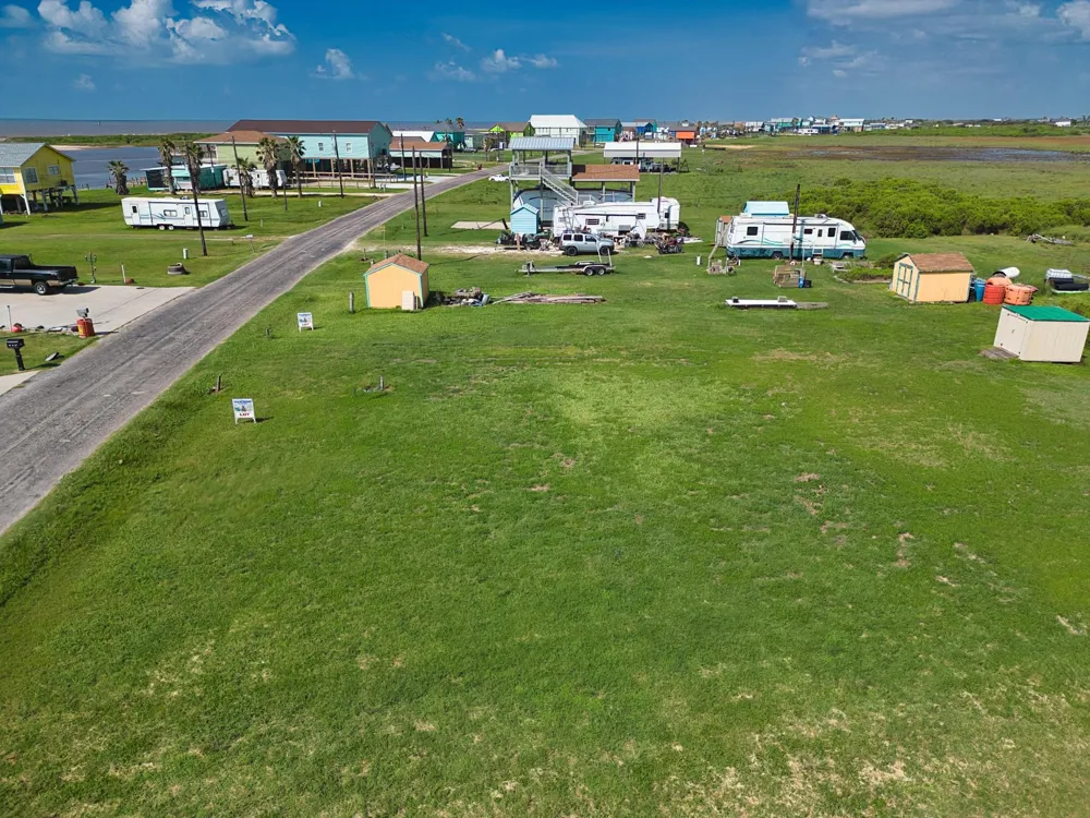 552 Private Road 675 Sargent, TX 77414