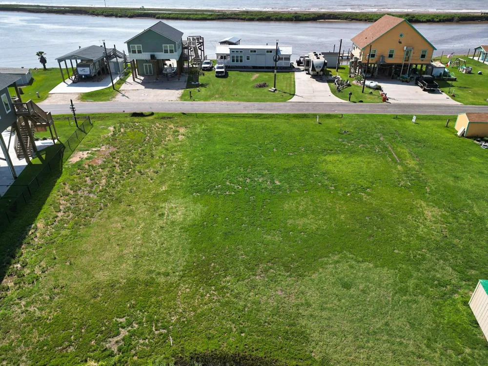 552 Private Road 675 Sargent, TX 77414