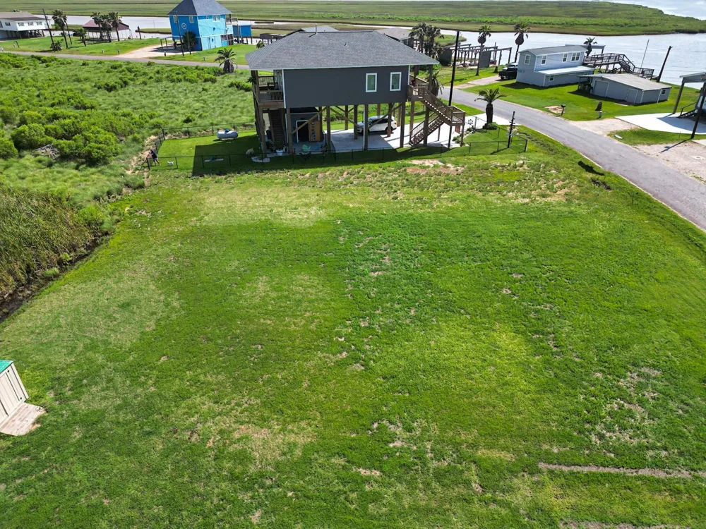 552 Private Road 675 Sargent, TX 77414