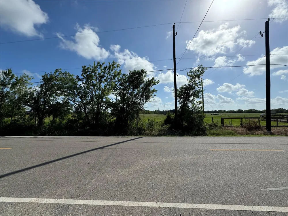 County Road 211 Danbury, TX 77534