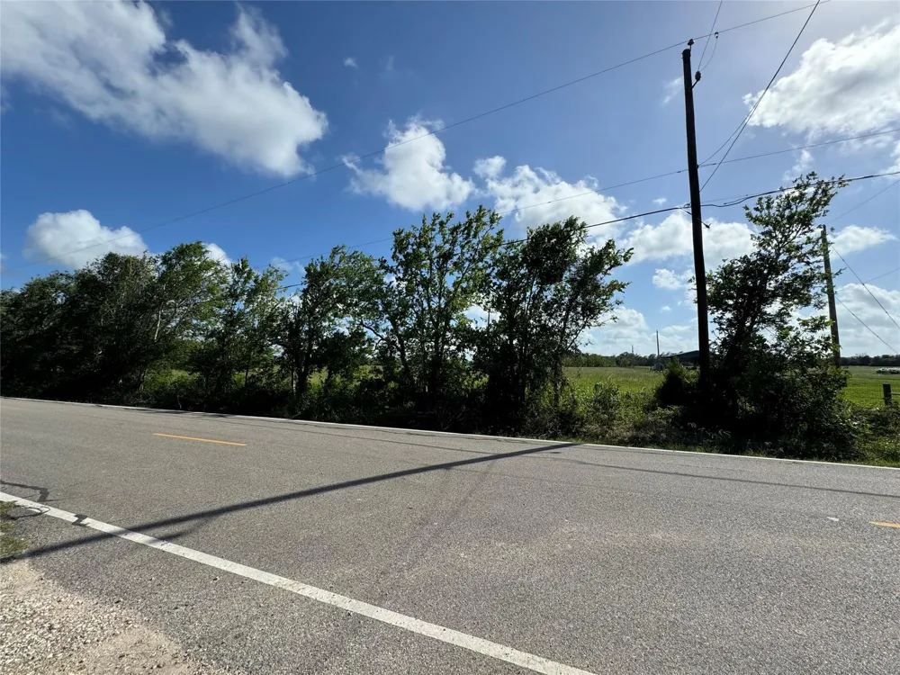 County Road 211 Danbury, TX 77534