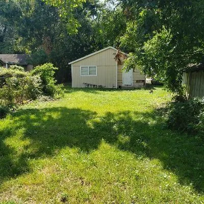 408 Robert Lee Houston, TX 77009