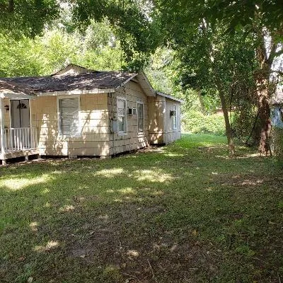 408 Robert Lee Houston, TX 77009