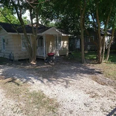 408 Robert Lee Houston, TX 77009