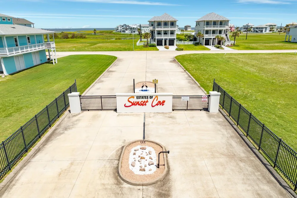 21305 Scissor Tail Lane Galveston, TX 77554