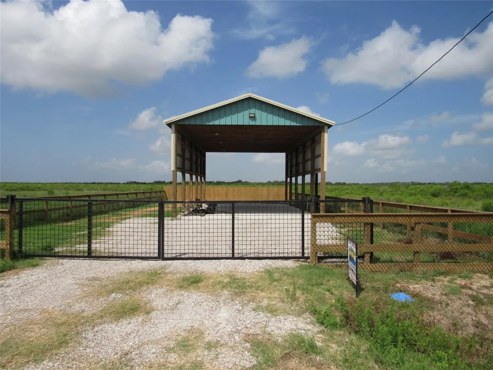 72 County Road 299 Sargent, TX 77414