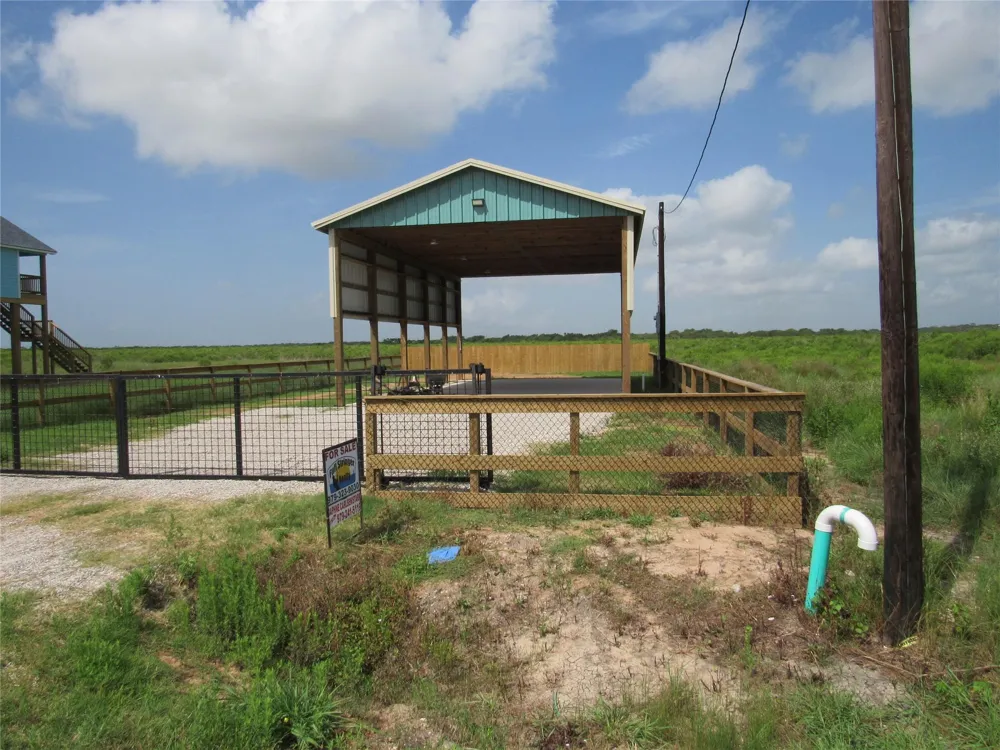 72 County Road 299 Sargent, TX 77414