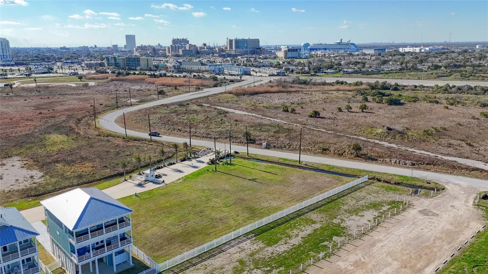 16 Grand Beach Boulevard Galveston, TX 77550