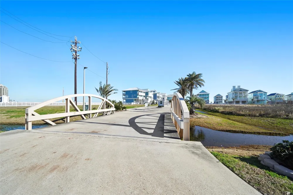 16 Grand Beach Boulevard Galveston, TX 77550