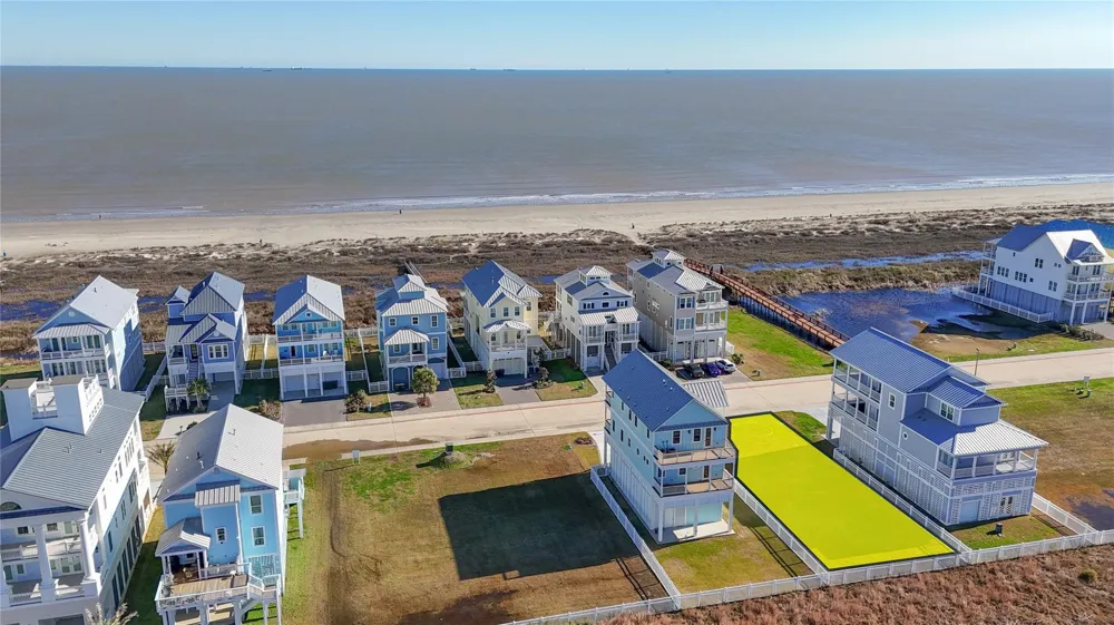 16 Grand Beach Boulevard Galveston, TX 77550