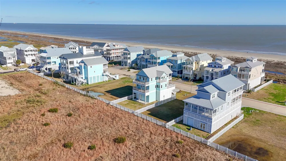 16 Grand Beach Boulevard Galveston, TX 77550