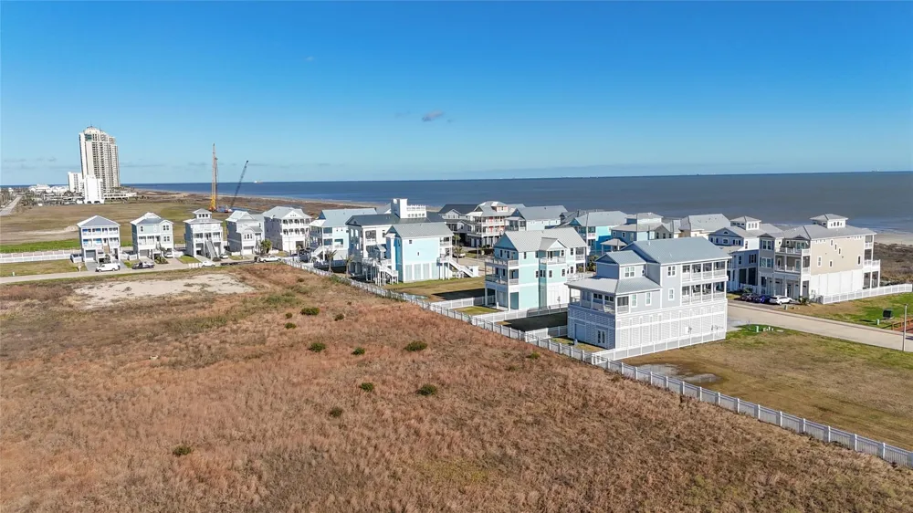16 Grand Beach Boulevard Galveston, TX 77550