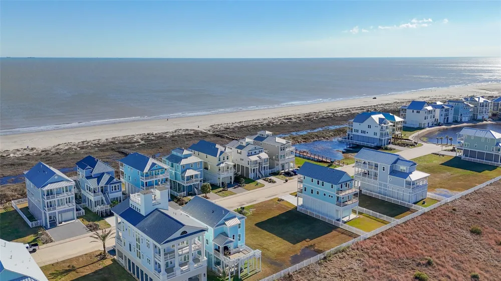 16 Grand Beach Boulevard Galveston, TX 77550