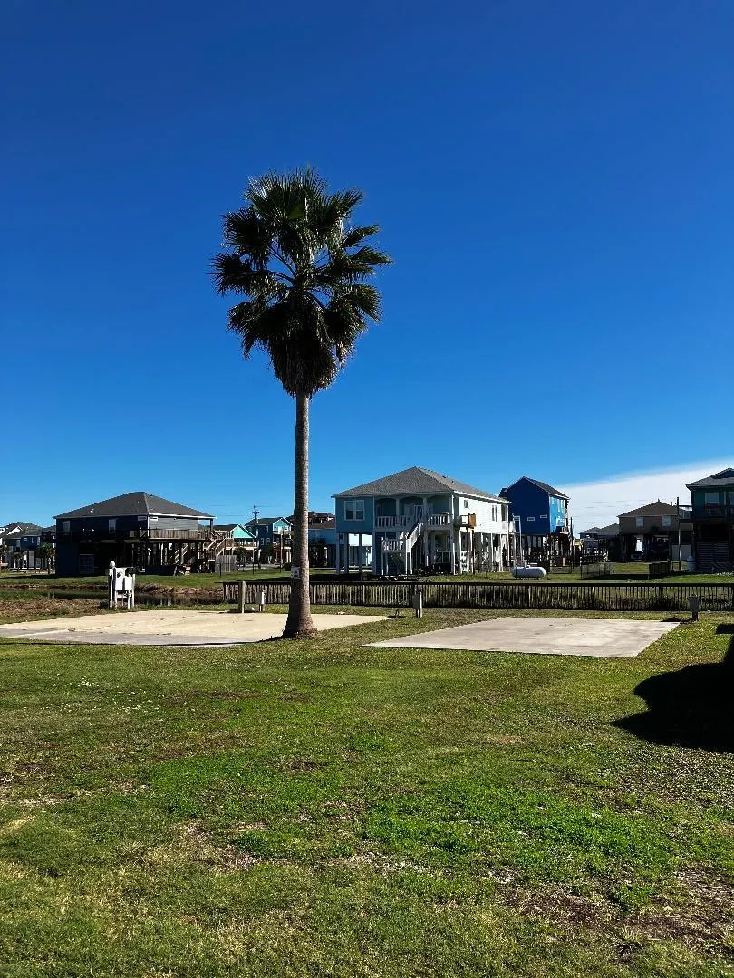 1986 Avenue F Crystal Beach, TX 77650