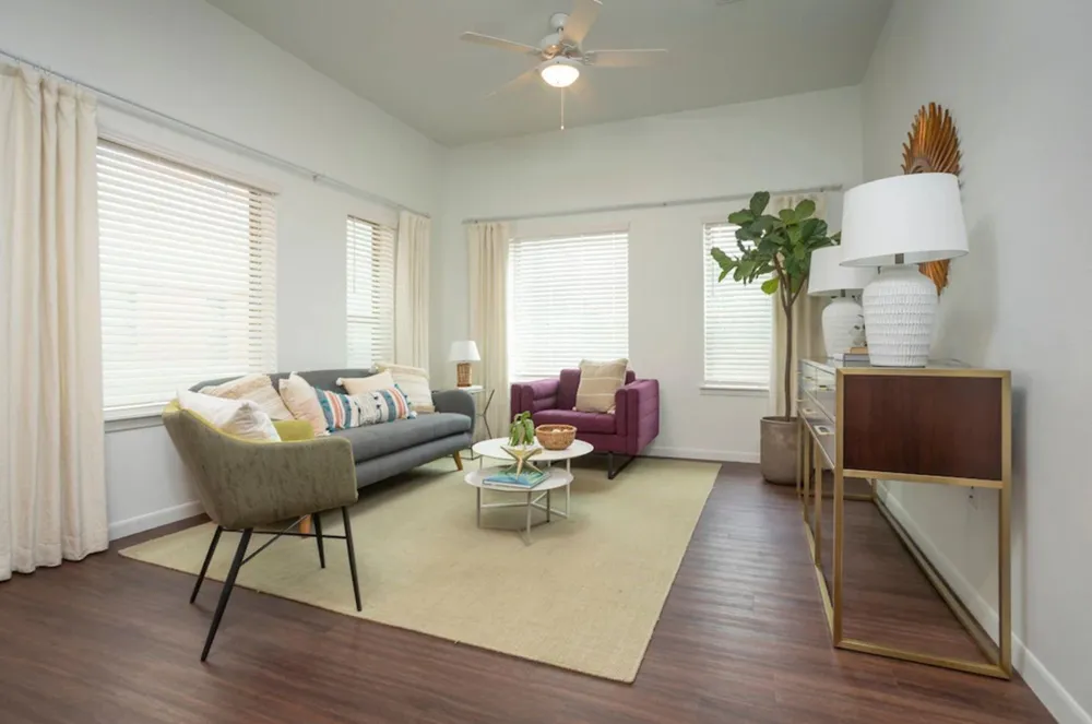 5220 Ave J Houston, TX 77011