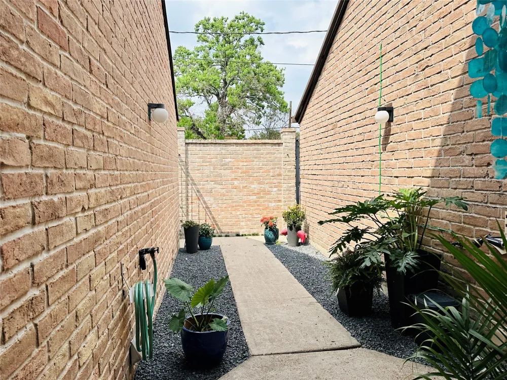 1504 Southmore Boulevard Houston, TX 77004
