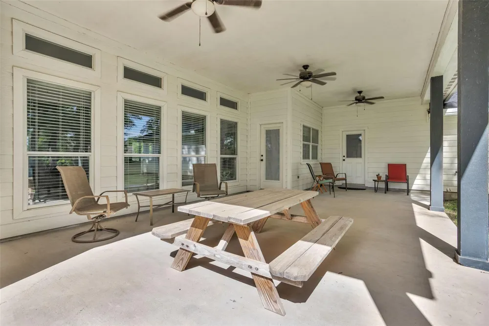 10810 Farrell Road Willis, TX 77378