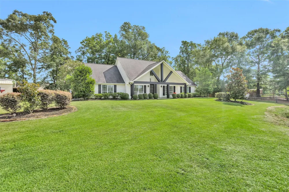 10810 Farrell Road Willis, TX 77378