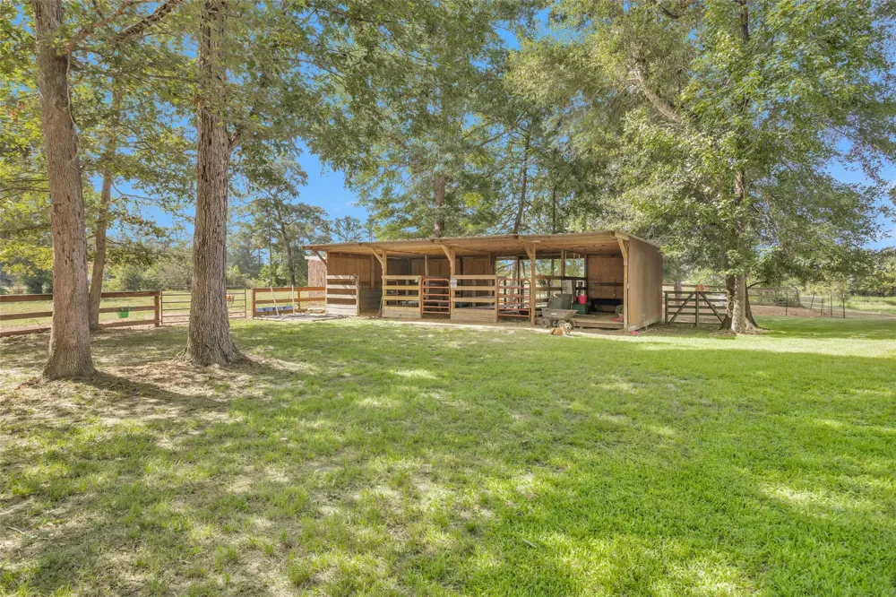 10810 Farrell Road Willis, TX 77378