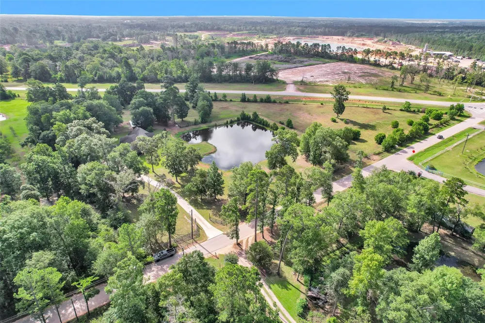 10810 Farrell Road Willis, TX 77378