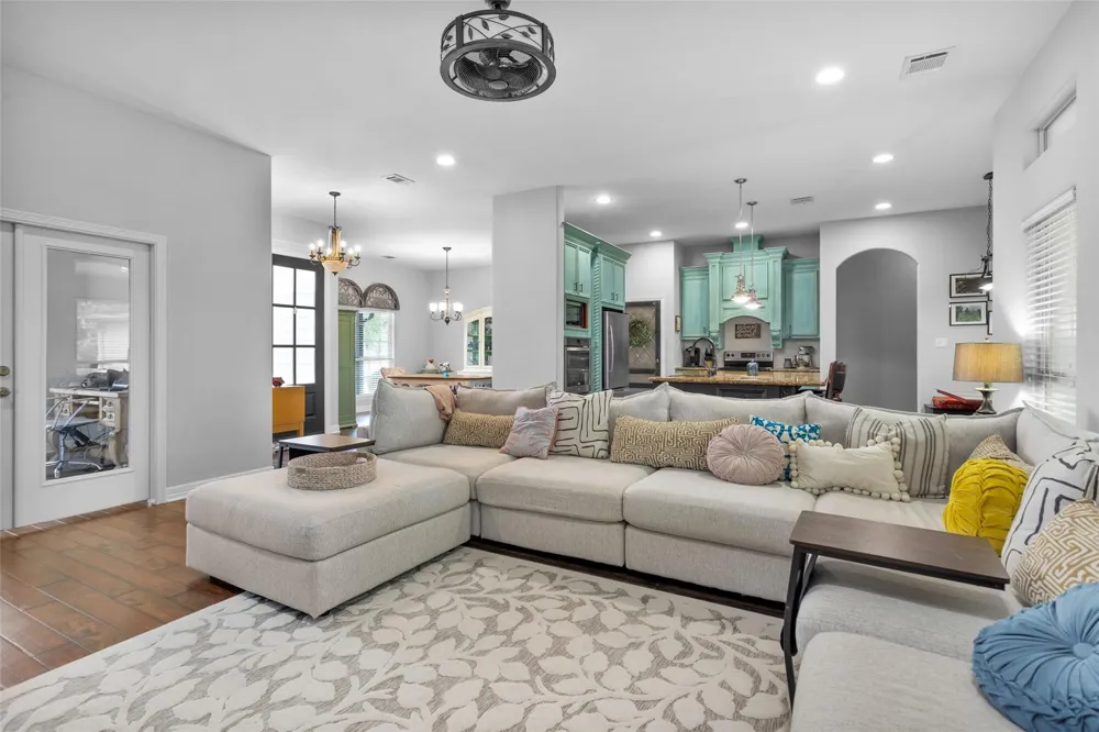 10810 Farrell Road Willis, TX 77378