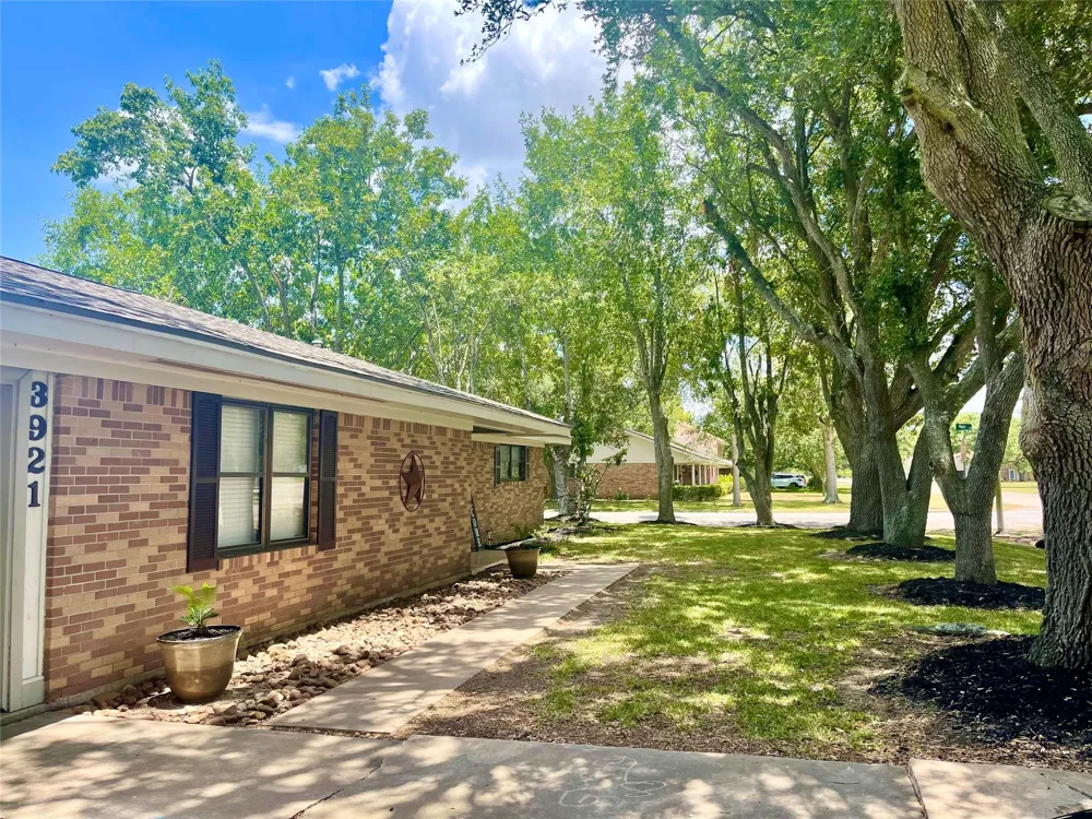 3921 Doris Street Bay City, TX 77414