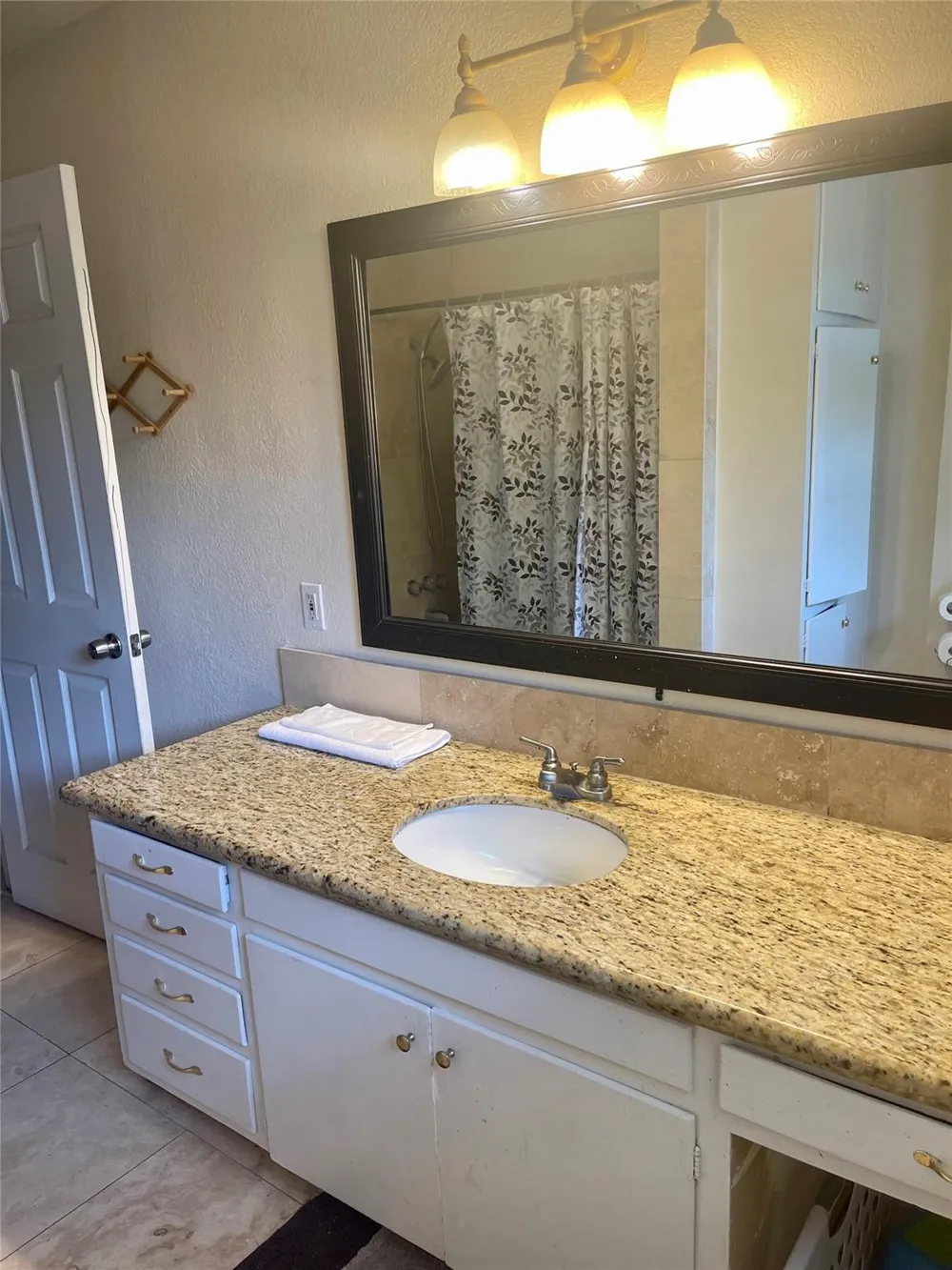 3921 Doris Street Bay City, TX 77414