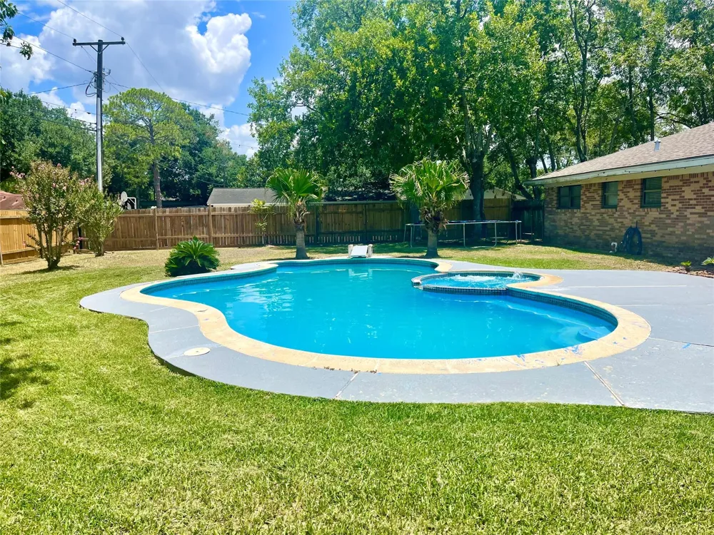 3921 Doris Street Bay City, TX 77414