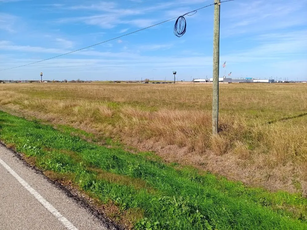 W Henderson Rd Road Angleton, TX 77515