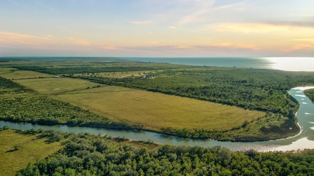 Gau Rd/Bayou Ave Anahuac, TX 77514