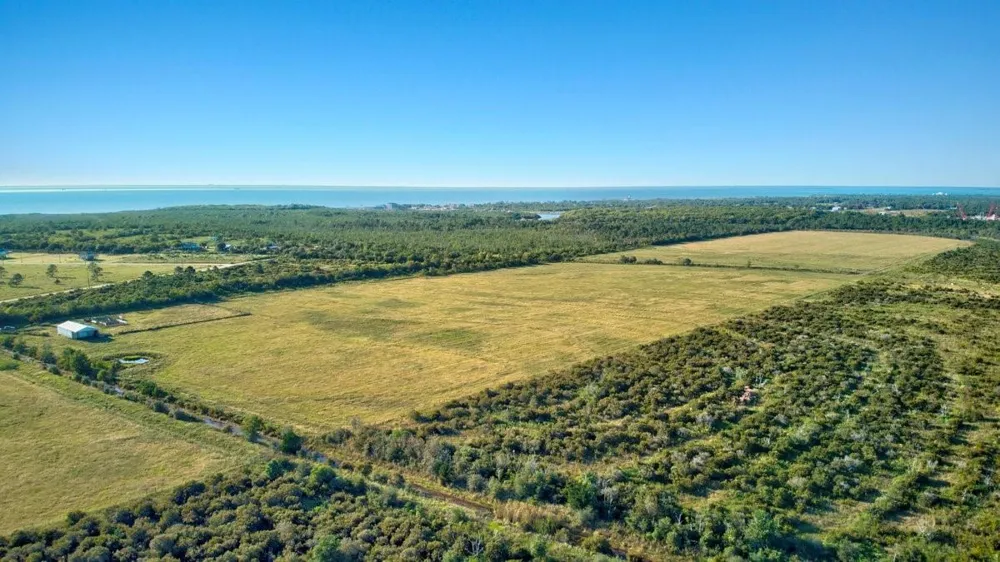 Gau Rd/Bayou Ave Anahuac, TX 77514