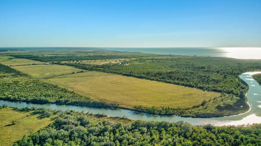 Gau Rd/Bayou Ave Anahuac, TX 77514